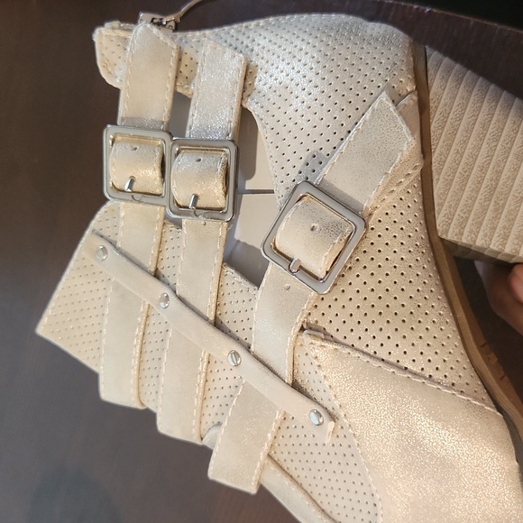 NWT Metallic booties - Picture 3 of 5
